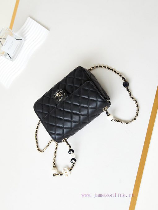 Chanel Bag The 23p enamel button love square fat man is wonderful. This is a soft and delica n5piiygr - Image 8
