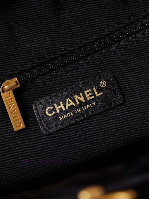 Chanel Bag The new 24B bowling oil cured tire cow front chain has a tightened corns, combine u7ozizhs - Image 9