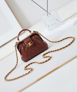 Chanel Bag The 24A Handmade Visit Series Doctor's Bag is a super beautiful physical product xe1lzy76