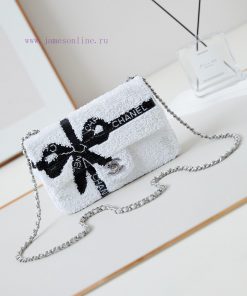 Chanel Bag I really like the black and white sequin CF sequin on the 24B bow tieMore durable 06chghua