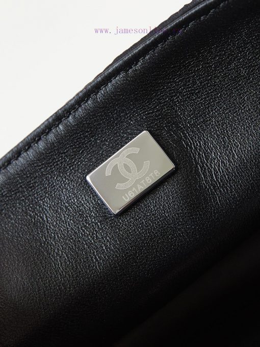 Chanel Bag I really like the black and white sequin CF sequin on the 24B bow tieMore durable 4u4477c2 - Image 10