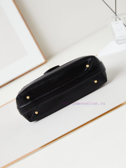 Chanel Bag The 24A Handmade Visit Series Doctor's Bag is a super beautiful physical product gpovuuk4 - Image 7