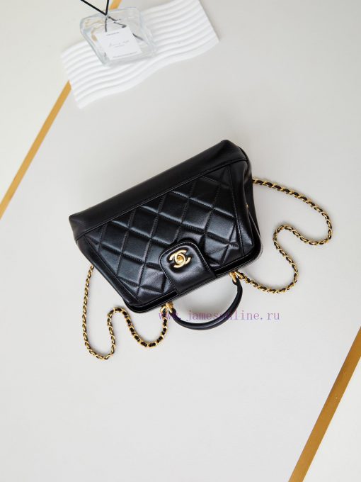 Chanel Bag The 24A Handmade Visit Series Doctor's Bag is a super beautiful physical product gpovuuk4 - Image 8