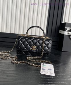 Chanel Bag Chanel 24B Trendy CC is absolutely stunning! A4184 lambskin paired with a golden h4o5de24
