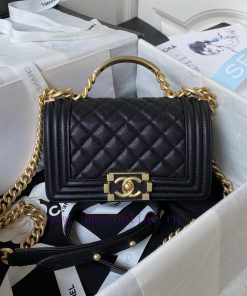 Chanel Bag It's my fault that I can't capture its beauty. Chanel Leboy23's new model A94805 75t2ao4o
