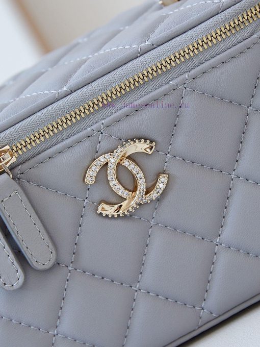 Chanel Bag 24K Limited Edition Diamond Handle Long Box Bag Makeup Slant Cross Bag with Diamo nj6opgy0 - Image 3