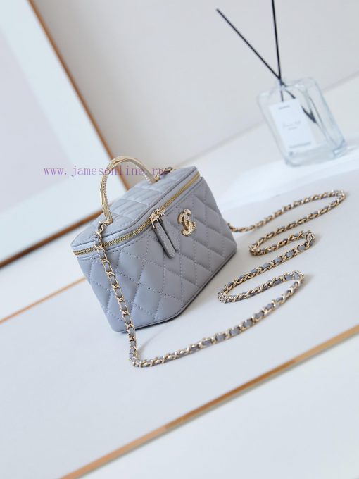 Chanel Bag 24K Limited Edition Diamond Handle Long Box Bag Makeup Slant Cross Bag with Diamo nj6opgy0 - Image 4