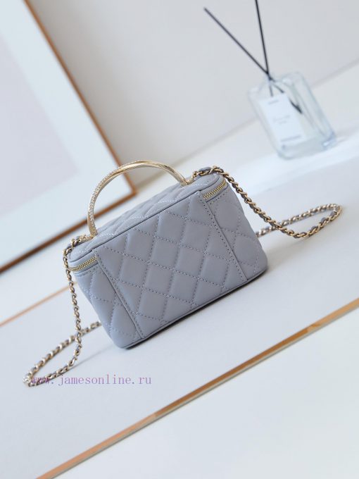 Chanel Bag 24K Limited Edition Diamond Handle Long Box Bag Makeup Slant Cross Bag with Diamo nj6opgy0 - Image 8