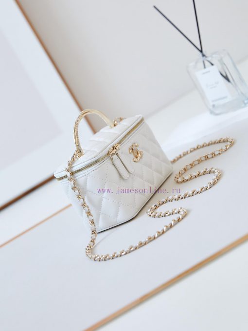 Chanel Bag 24K Limited Edition Diamond Handle Long Box Bag Makeup Slant Cross Bag with Diamo ct4ohgxq - Image 4