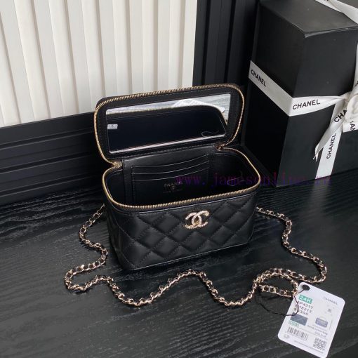 Chanel Bag  Chanel 🧩 The 24k rhinestone handle makeup bag A4317 is really beautiful. I fell uxck7kv3 - Image 9