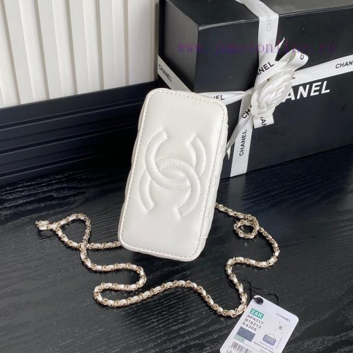 Chanel Bag  Chanel 🧩 The 24k rhinestone handle makeup bag A4317 is really beautiful. I fell xzrliuef - Image 7
