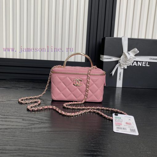 Chanel Bag  Chanel 🧩 The 24k rhinestone handle makeup bag A4317 is really beautiful. I fell nz3qst3r - Image 2