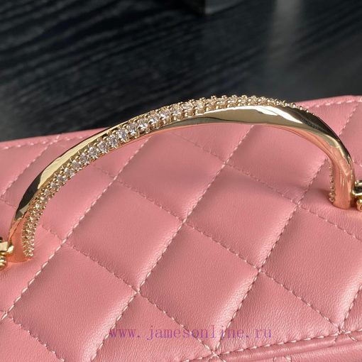 Chanel Bag  Chanel 🧩 The 24k rhinestone handle makeup bag A4317 is really beautiful. I fell nz3qst3r - Image 5