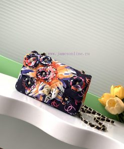 Chanel Bag 24S Camellia Anguilla CF looks more and more exquisite. WowThe unique camellia pr g6pdi382
