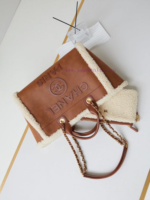 Chanel Bag Chanel 24k Show Brown Hairy Beach Bag ️Deer skin paired with fur 🦌 Teddy bear exc yewa4c45 - Image 7