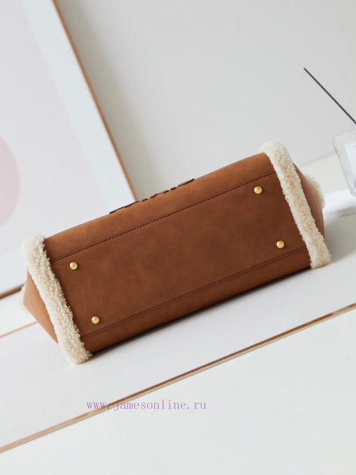 Chanel Bag Chanel 24k Show Brown Hairy Beach Bag ️Deer skin paired with fur 🦌 Teddy bear exc yewa4c45 - Image 8