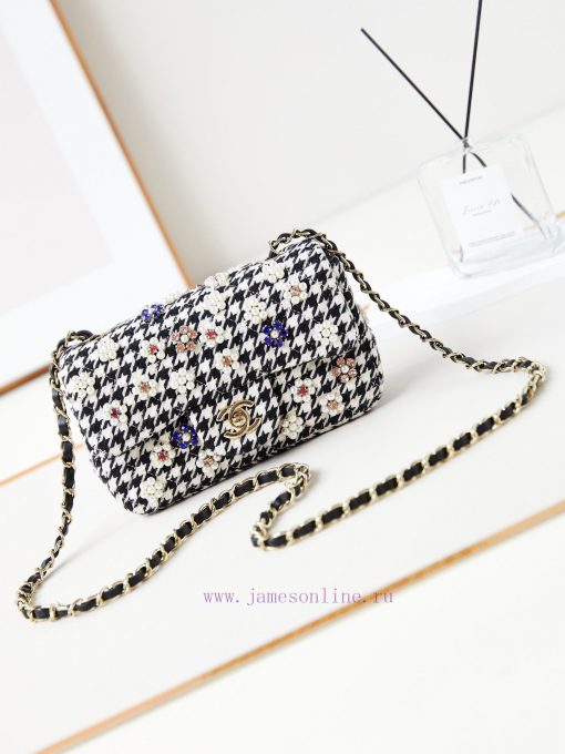 Chanel Bag The new spring outfit of 24B is woven with shiny CF fabric and pearls, shining br shhlun8l