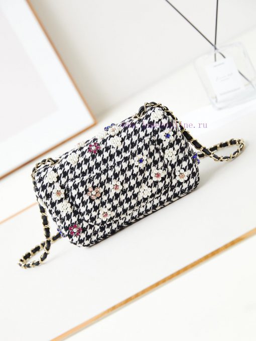Chanel Bag The new spring outfit of 24B is woven with shiny CF fabric and pearls, shining br shhlun8l - Image 6