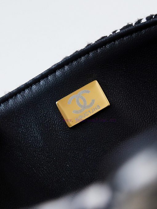Chanel Bag The new spring outfit of 24B is woven with shiny CF fabric and pearls, shining br zwo9gt65 - Image 10
