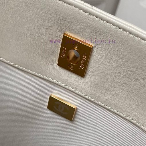 Chanel Bag The Chanel 24P Hobo Bag model AS4777 is very lightweight and has a large capacity 1bnjd02d - Image 10