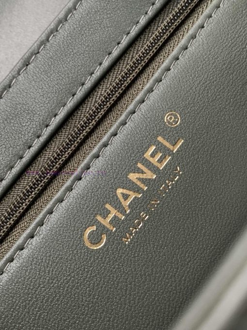 Chanel Bag 25C Kelly Handle PackFashion is a cycle, and the popular vintage Kelly has been r rj8ne7yb - Image 10