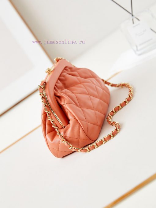 Chanel Bag This popular cloud bag is the 24A cloud bag. The king of the pack actually carrie s4e1x9x2 - Image 4