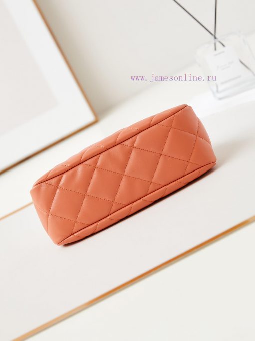 Chanel Bag This popular cloud bag is the 24A cloud bag. The king of the pack actually carrie s4e1x9x2 - Image 7