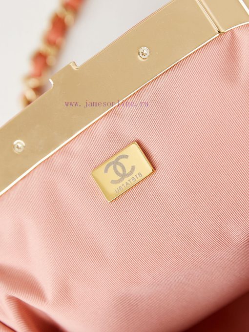 Chanel Bag This popular cloud bag is the 24A cloud bag. The king of the pack actually carrie s4e1x9x2 - Image 10