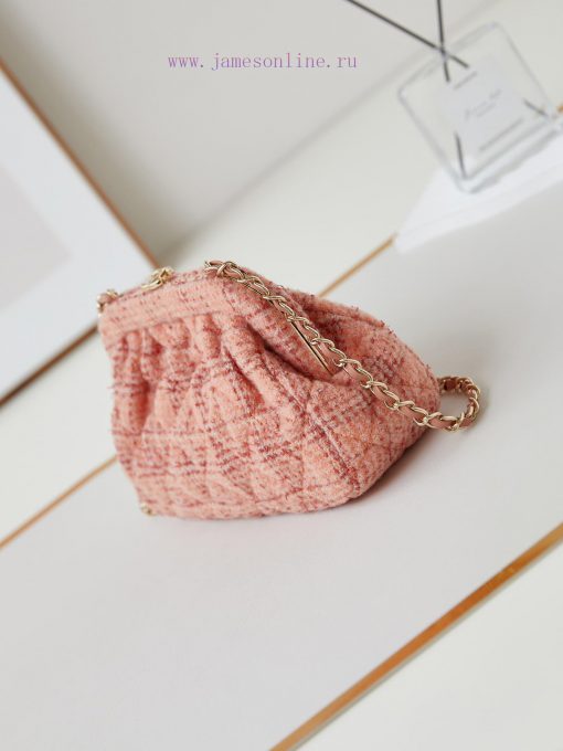 Chanel Bag This popular cloud bag is the 24A cloud bag. The king of the pack actually carrie g542958c - Image 5