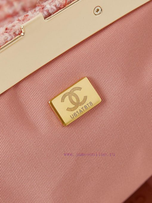 Chanel Bag This popular cloud bag is the 24A cloud bag. The king of the pack actually carrie g542958c - Image 10