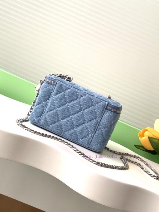 Chanel Bag 24k box bag denim fabric with the most beautiful heart adjustable buckle and adju 2d62cigb - Image 4