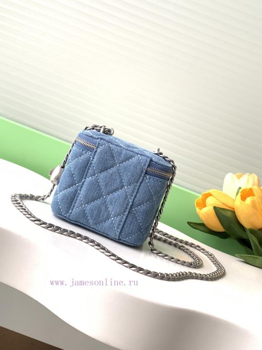 Chanel Bag 24k box bag denim fabric with the most beautiful heart adjustable buckle and adju azsmj9gr - Image 4