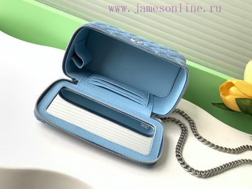 Chanel Bag 24k box bag denim fabric with the most beautiful heart adjustable buckle and adju 2d62cigb - Image 9