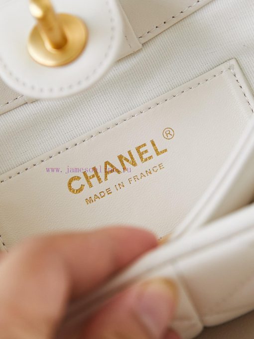 Chanel Bag There is something about 24B pearl. sisters have avoided autumn and winter, but a g9lkl6d3 - Image 9