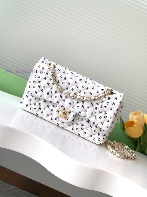 Chanel Bag 24s black and white letter printed CF, the more exquisite it looks, wowThe unique fzwcdawy