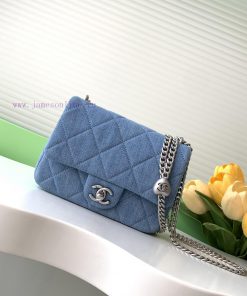Chanel Bag 25c denim heart-shaped chain bag, this new season has a new heart-shaped style, c dc4ujxjq