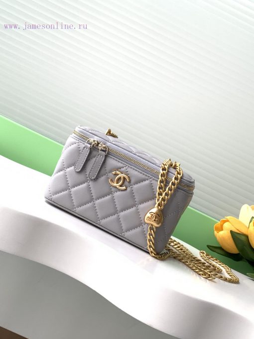 Chanel Bag The 24k box bag features the most beautiful heart-shaped adjustable buckle and ad vnde2osp