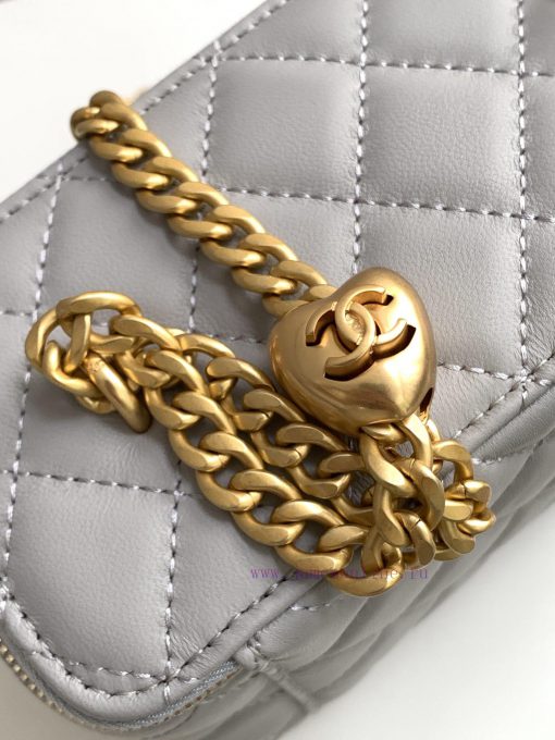 Chanel Bag The 24k box bag features the most beautiful heart-shaped adjustable buckle and ad vnde2osp - Image 8
