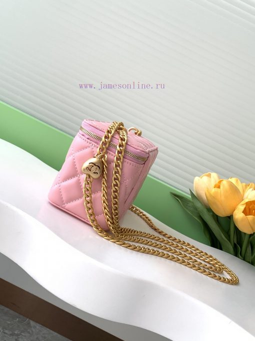 Chanel Bag The 24k box bag features the most beautiful heart-shaped adjustable buckle and ad vg0bn2yu - Image 3