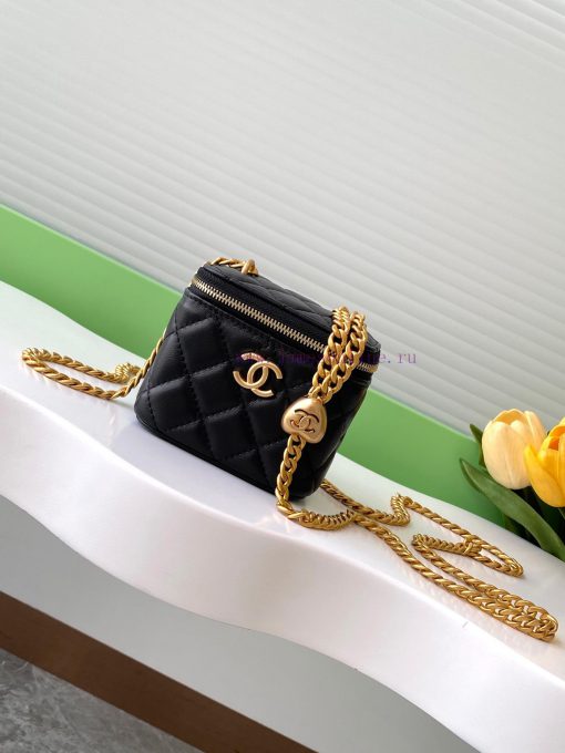Chanel Bag The 24k box bag features the most beautiful heart-shaped adjustable buckle and ad 05o8hp0p