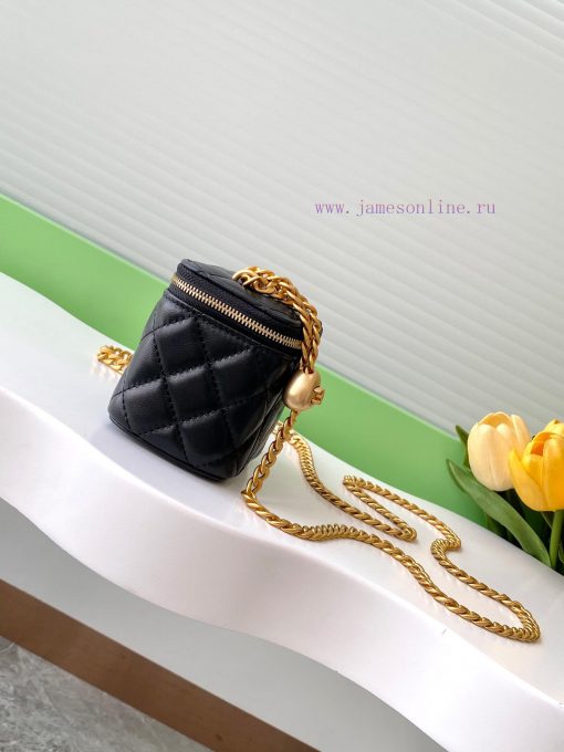 Chanel Bag The 24k box bag features the most beautiful heart-shaped adjustable buckle and ad 05o8hp0p - Image 3
