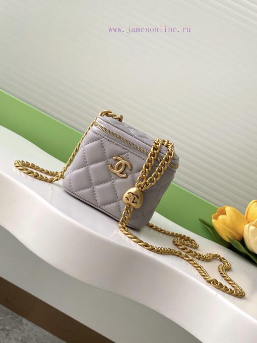 Chanel Bag The 24k box bag features the most beautiful heart-shaped adjustable buckle and ad 7fecpb1m - Image 2