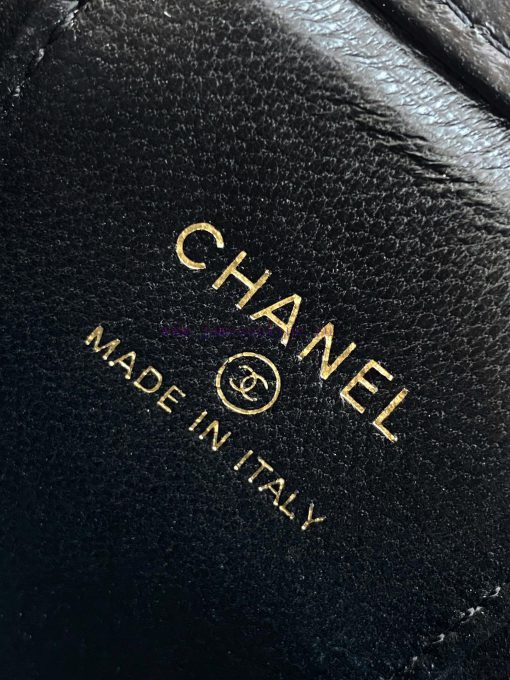 Chanel Bag The 24k box bag features the most beautiful heart-shaped adjustable buckle and ad 05o8hp0p - Image 10