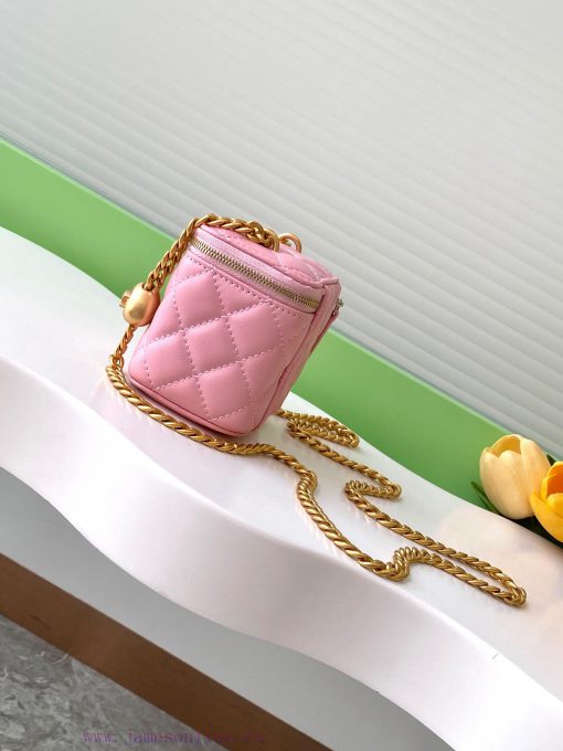 Chanel Bag The 24k box bag features the most beautiful heart-shaped adjustable buckle and ad 1mntv2n1 - Image 3
