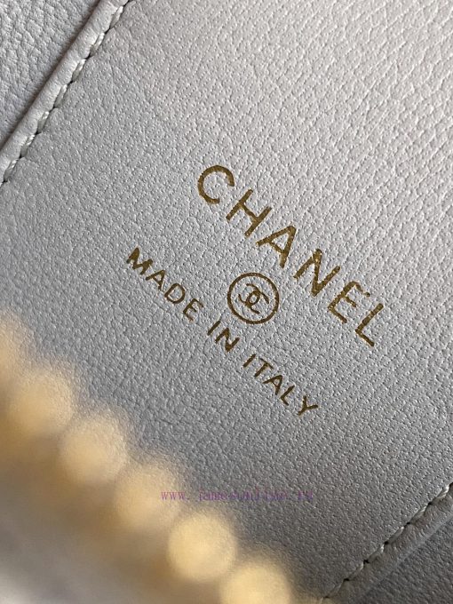 Chanel Bag The 24k box bag features the most beautiful heart-shaped adjustable buckle and ad 7fecpb1m - Image 10