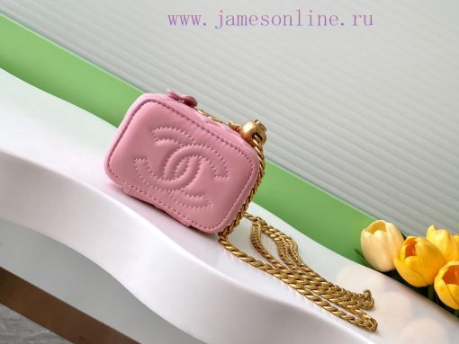 Chanel Bag The 24k box bag features the most beautiful heart-shaped adjustable buckle and ad 1mntv2n1 - Image 5