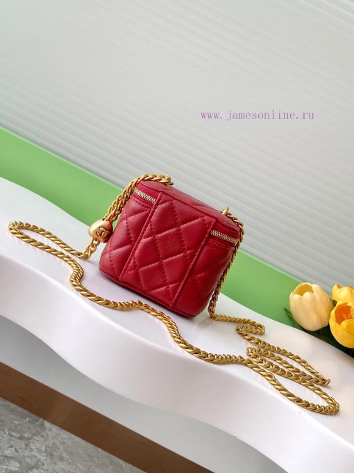 Chanel Bag The 24k box bag features the most beautiful heart-shaped adjustable buckle and ad fbag4ps5 - Image 4