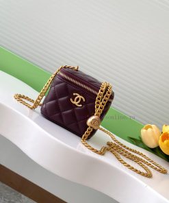 Chanel Bag The 24k box bag features the most beautiful heart-shaped adjustable buckle and ad 8wgyy8wc