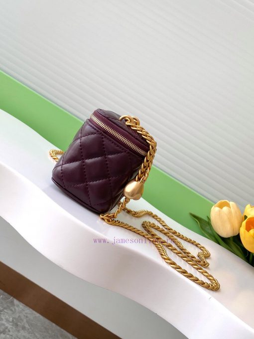 Chanel Bag The 24k box bag features the most beautiful heart-shaped adjustable buckle and ad 8wgyy8wc - Image 3