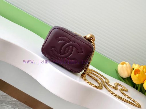 Chanel Bag The 24k box bag features the most beautiful heart-shaped adjustable buckle and ad 8wgyy8wc - Image 5